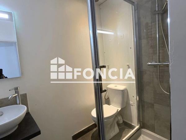 Location Appartement 2 pièces 45.2 m² - 47 RUE DE PARIS Houdan 78550