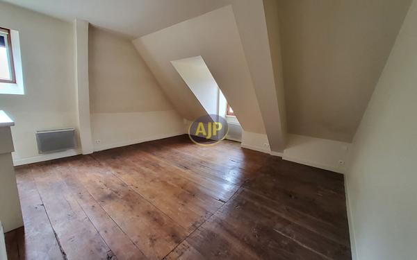 Appartement à louer Pontivy : 1 pièces, 25m² avec 1 chambre(s) à 346€ - AJP Immobilier Pontivy