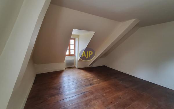 Appartement à louer Pontivy : 1 pièces, 25m² avec 1 chambre(s) à 346€ - AJP Immobilier Pontivy