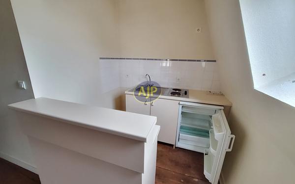 Appartement à louer Pontivy : 1 pièces, 25m² avec 1 chambre(s) à 346€ - AJP Immobilier Pontivy