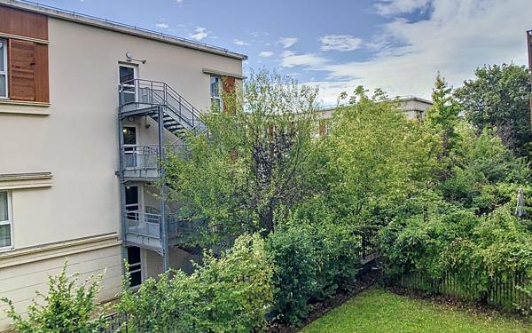 Appartement à vendre    4 pièces • 78,52 m2 Guyancourt
