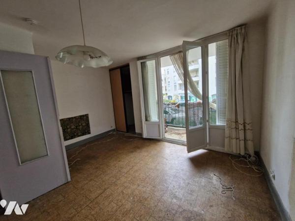 Studio + Cave et parking collectif