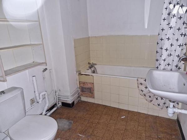 Studio + Cave et parking collectif