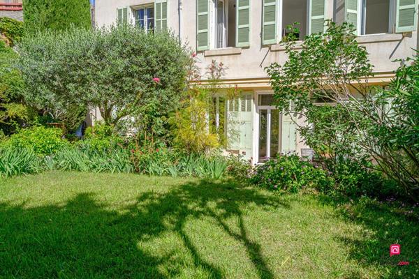 Appartement  6 pièce(s) 180 m2