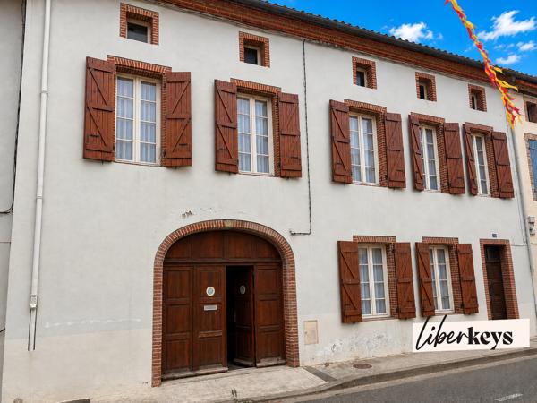 Maison T5 avec jardin, garage et vaste potentiel d’aménagement