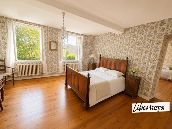 Maison T5 avec jardin, garage et vaste potentiel d’aménagement