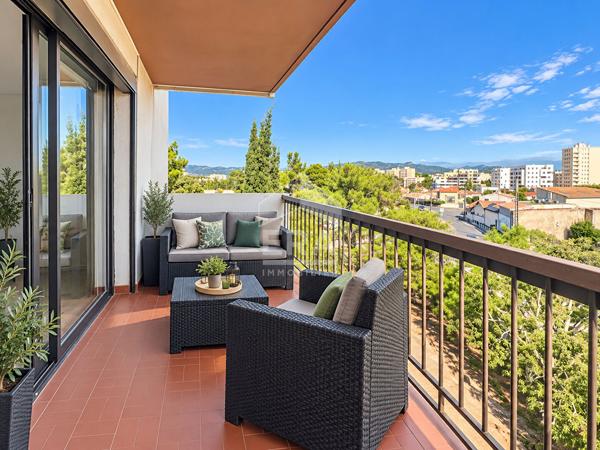 DERNIER ÉTAGE - T4 103 m² - 2 STATIONNEMENTS