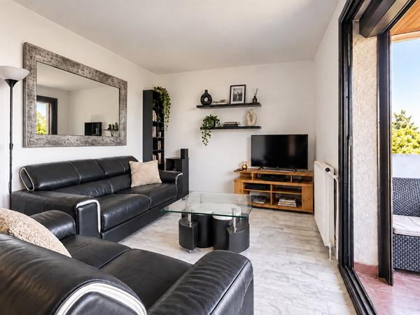 DERNIER ÉTAGE - T4 103 m² - 2 STATIONNEMENTS