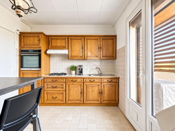 DERNIER ÉTAGE - T4 103 m² - 2 STATIONNEMENTS