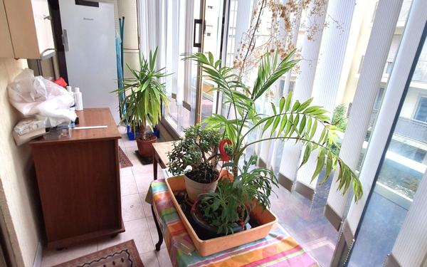 Appartement à vendre    3 pièces • 63 m2 Saint-Laurent-du-Var