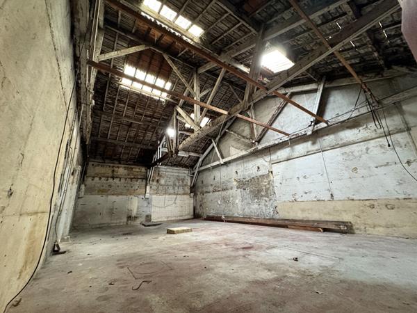 33100 Bordeaux - Local  Commercial / Professionnel de 178 m² à vendre