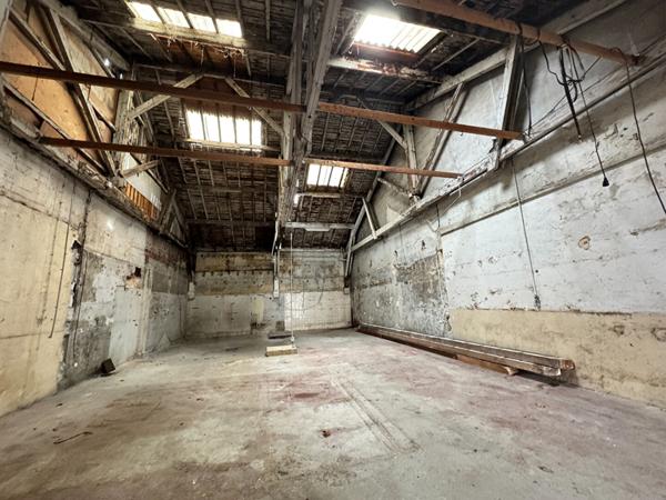 33100 Bordeaux - Local  Commercial / Professionnel de 178 m² à vendre