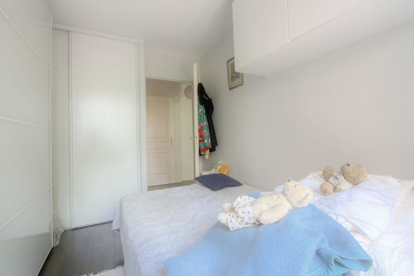 Appartement rez-de-jardin 3 pièces 68.30 m² 2 chambres + cave + parking