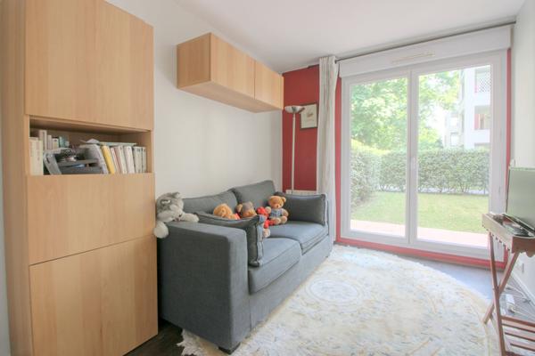Appartement rez-de-jardin 3 pièces 68.30 m² 2 chambres + cave + parking