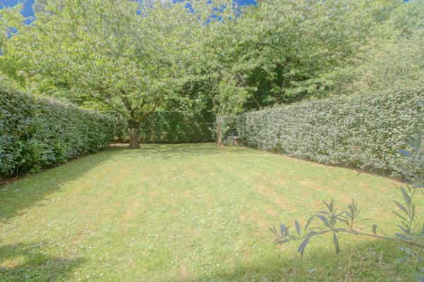 Appartement rez-de-jardin 3 pièces 68.30 m² 2 chambres + cave + parking