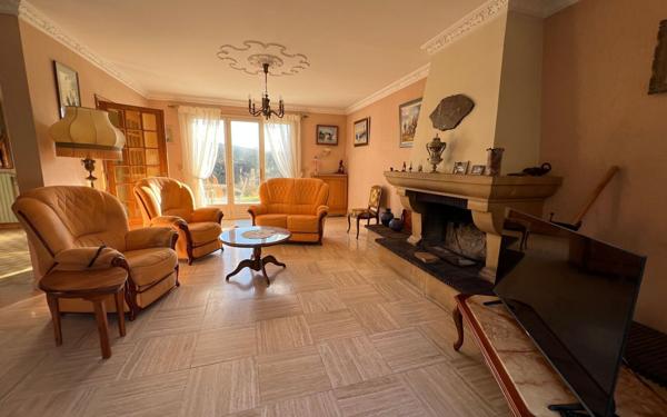 Maison à vendre    6 pièces •  Étréchy