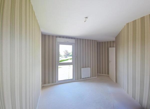 Limite Dijon/Fontaine-lès-D - T5 - 101 m² - balcon