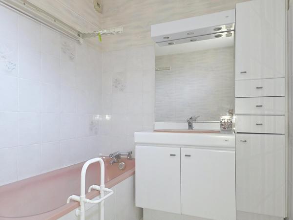 Limite Dijon/Fontaine-lès-D - T5 - 101 m² - balcon