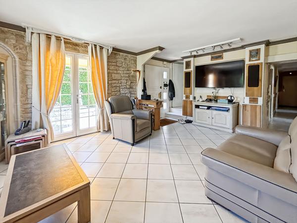 Maison 7 chambres, 185m² avec piscine sur Saint-germain les Arpjaon !!