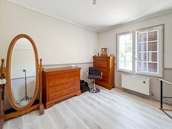 Maison 7 chambres, 185m² avec piscine sur Saint-germain les Arpjaon !!