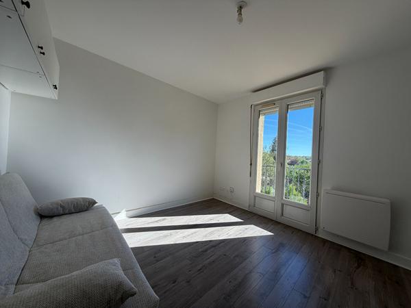Studio meublé 22,18 m² avec balcon et parking à Dammarie-les-Lys