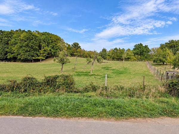 À Vendre – Terrain constructible de 12.47ares dans un écrin de verdure