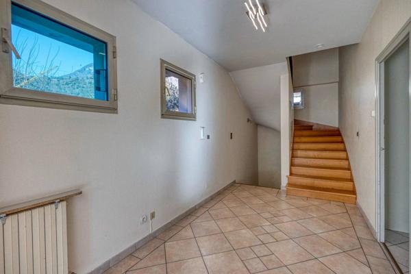 Maison Corenc Montfleury 207 m² - 5 chambres + bureau