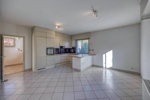 Maison Corenc Montfleury 207 m² - 5 chambres + bureau