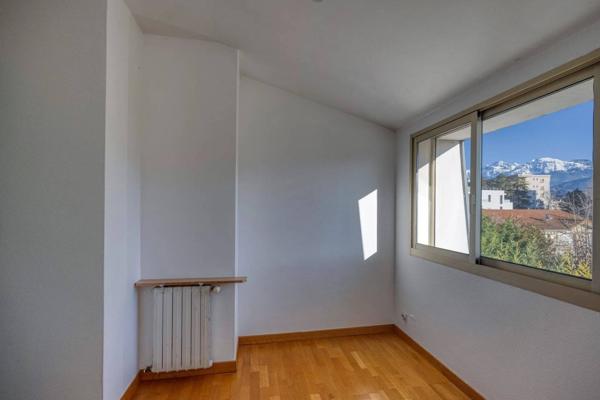 Maison Corenc Montfleury 207 m² - 5 chambres + bureau