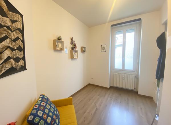 Lots de 2 LOCAUX PROFESSIONNELS DIJON 3 Pièces 45.07 m² + studio 20m² + bûcher +2 caves