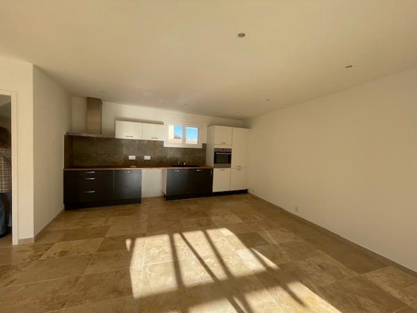 Trans-en-Provence (83720) TRANS-EN-PROVENCE – Maison traditionnelle type 4 pièces vendue louée (bail jusqu’en mars 2027)