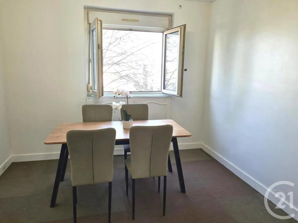 Appartement F4 à vendre  4 pièces - 67 m 2   CRETEIL  - 94