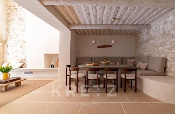 EXCLUSIVITÉ – PROCHE SAINT-REMY-DE-PROVENCE – MAS DU XVIIIe SIÈCLE _ 350 m2 _ 6 chambres