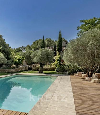 EXCLUSIVITÉ – PROCHE SAINT-REMY-DE-PROVENCE – MAS DU XVIIIe SIÈCLE _ 350 m2 _ 6 chambres