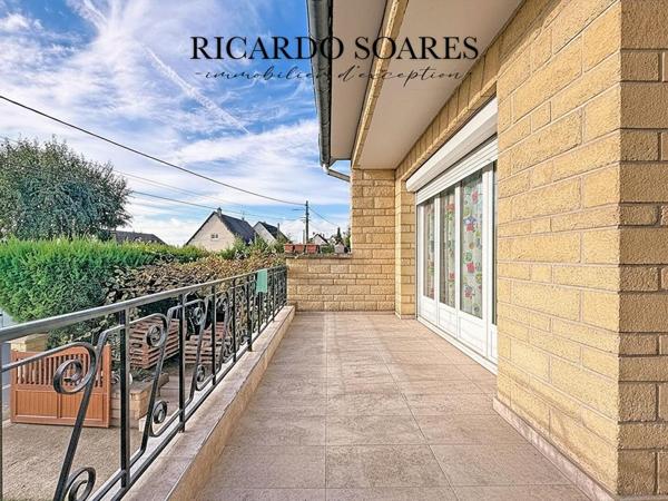 60870 RIEUX - MAISON FAMILIALE 203 m² AU SOL / SOUS-SOL TOTAL 90 m² / 5 CHAMBRES + 1 BUREAU / VERANDA / TERRAIN 730 m²