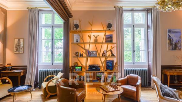 Propriété rare à Dinan — Hôtel particulier, gîte et longère de prestige