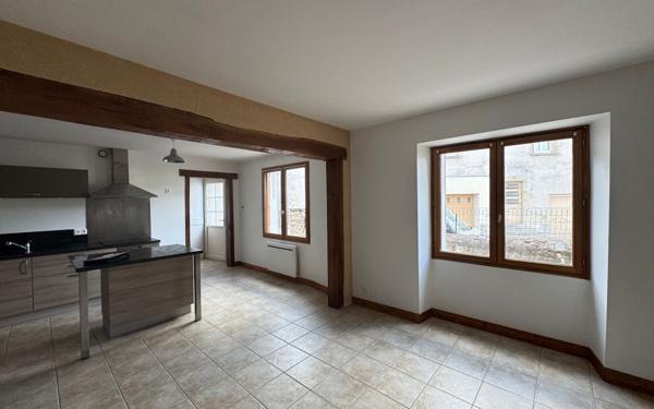 Maison à louer    4 pièces • 85 m2 Saint-Léonard-de-Noblat