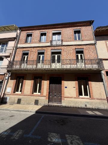Maison 8 pièce(s) 5 chambre(s) 323 m²