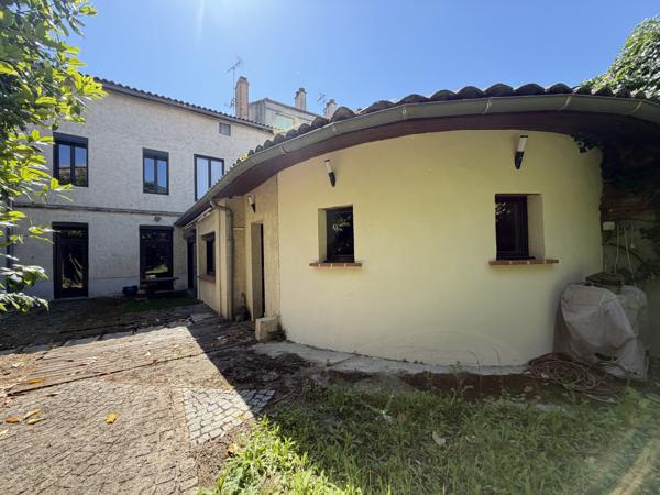 Maison 8 pièce(s) 5 chambre(s) 323 m²