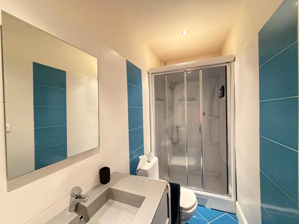 Maison 8 pièce(s) 5 chambre(s) 323 m²