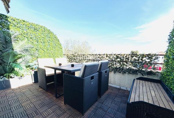 Investisseurs ou 1er achat : studio terrasse en dernier étage