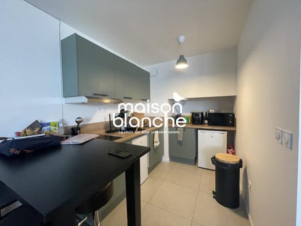 BDX BASTIDE Grand Appartement Type 1 avec parking couvert