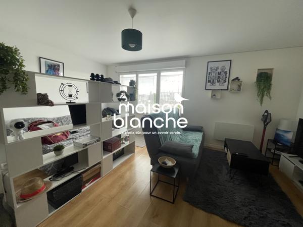 BDX BASTIDE Grand Appartement Type 1 avec parking couvert