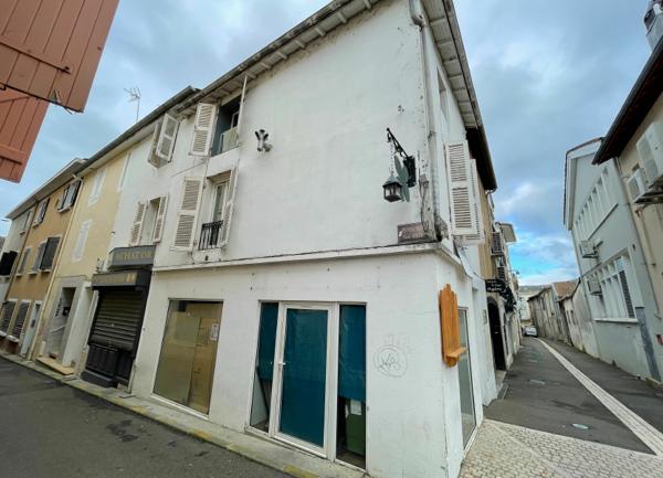 Immeuble à vendre    4 pièces •  Mont-de-Marsan