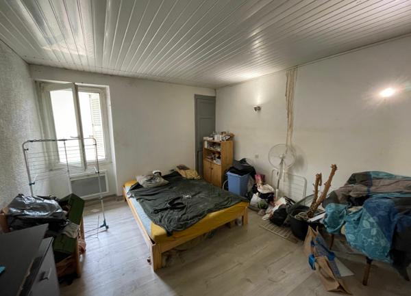 Immeuble à vendre    4 pièces •  Mont-de-Marsan