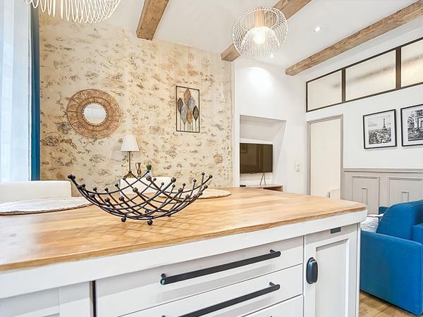 À vendre : Appartement 2 pièces à Marseille, Secteur Grands Carmes