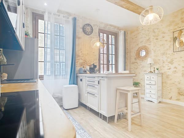 À vendre : Appartement 2 pièces à Marseille, Secteur Grands Carmes