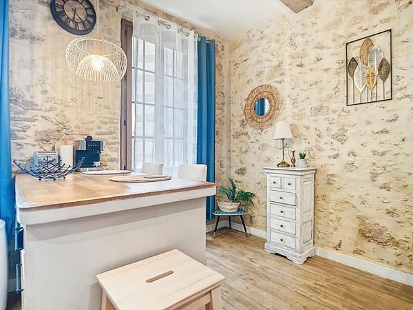 À vendre : Appartement 2 pièces à Marseille, Secteur Grands Carmes