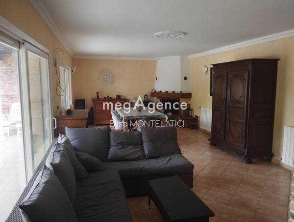 Maison à LES EGLISOTTES-ET-CHALAURES, 33230 - 8 pièces 225m²