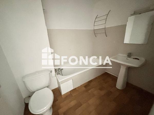 Location Appartement 4 pièces 89.36 m² - PASSAGE DE L'AMIRAL Bourg-les-valence 26500